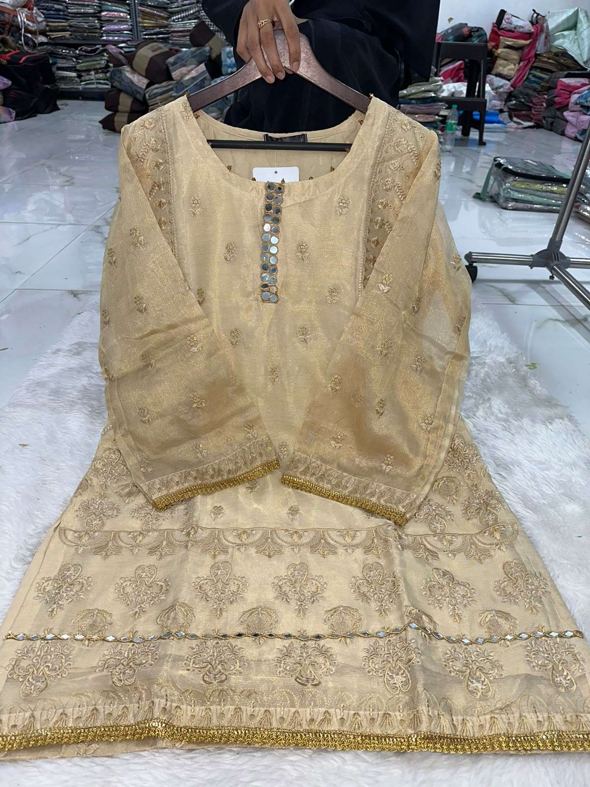RTW  TUNICS BY TAWAKKAL